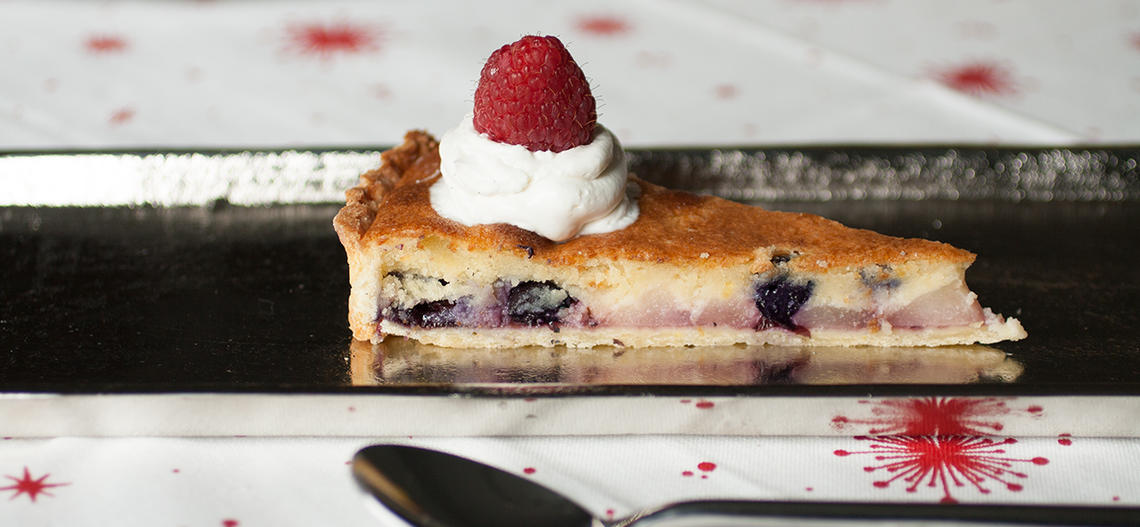Tarte aux myrtilles, poire et frangipane